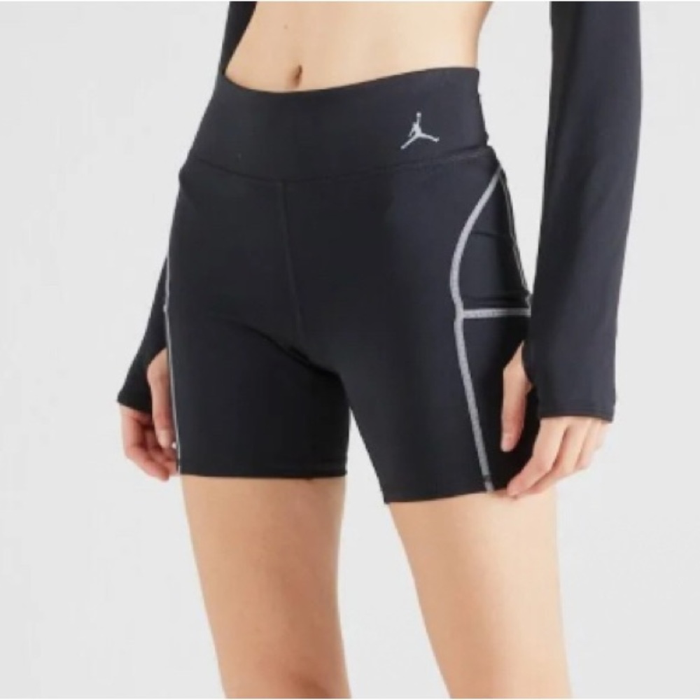 Jordan Black Sport High-Waisted Shorts - Size XL Compression